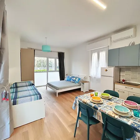 Conero-alba Al Mare-3 Min A Piedi Dal Mare, Adiacenti E Corti Apartmán Porto Potenza Picena